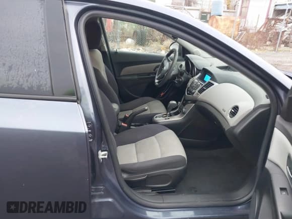 ✅ 2013 Chevrolet Cruze LS • VIN: 1G1PA5SG2D7136543 • Лот: 43757431. Опубликован ранее на IAAI с пробегом 85 735 миль. Бесплатный доступ к архиву аукционных продаж из США и подробный отчёт об истории автомобиля на DreamBid. Изображение 5.