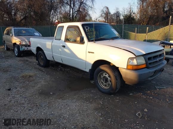✅ 2000 Ford Ranger XL • VIN: 1FTYR14V1YTA07568 • Lot: 43853758. Wystawiony na IAAI z przebiegiem 145 220 mil. Bezpłatny archiwum sprzedaży aukcyjnych z USA i szczegółowy raport historii pojazdu na DreamBid. Zdjęcie 1.
