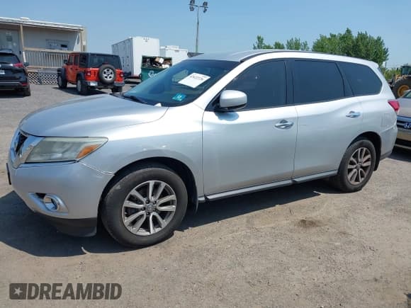 ✅ 2014 Nissan Pathfinder S • VIN: 5N1AR2MMXEC663371 • Lot: 42422226. Wystawiony na IAAI z przebiegiem 141 844 mil. Bezpłatny archiwum sprzedaży aukcyjnych z USA i szczegółowy raport historii pojazdu na DreamBid. Zdjęcie 6.