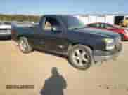 2004 Chevrolet Silverado 1500 LS z VIN 1GCEC14V74Z103166, wystawiony jako Copart lot #77694504 z przebiegiem 327 931 mil mil oraz Czysty tytuł • Clean title. Historia ofert i sprzedaży dostępna na DreamBid. Obrazek 4.