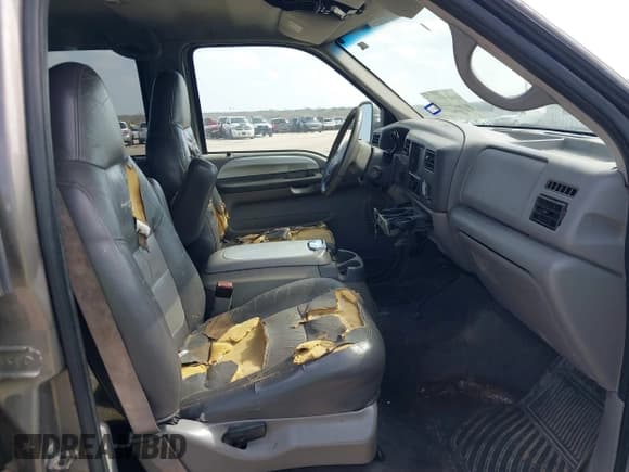 ✅ 2001 Ford F-250 XL • VIN: 1FTNW21S31EC77648 • Lot: 41523954. Wystawiony na IAAI z przebiegiem 218 035 mil. Bezpłatny archiwum sprzedaży aukcyjnych z USA i szczegółowy raport historii pojazdu na DreamBid. Zdjęcie 5.