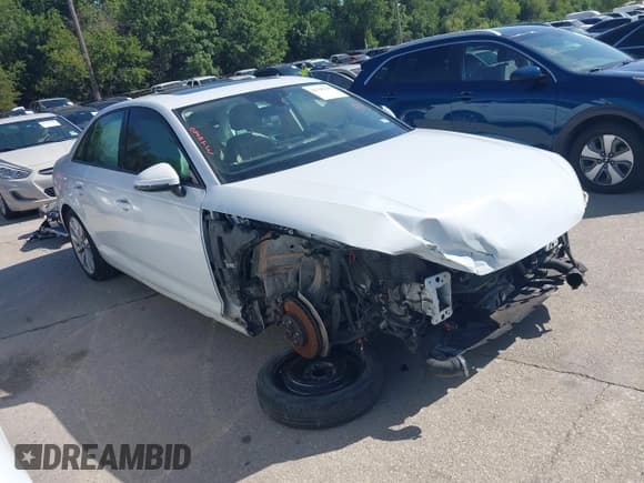 ✅ 2017 Audi A4 ultra Premium • VIN: WAUGMAF4XHN067025 • Лот: 42796545. Опубликован ранее на IAAI с пробегом Не указан. Бесплатный доступ к архиву аукционных продаж из США и подробный отчёт об истории автомобиля на DreamBid. Изображение 1.