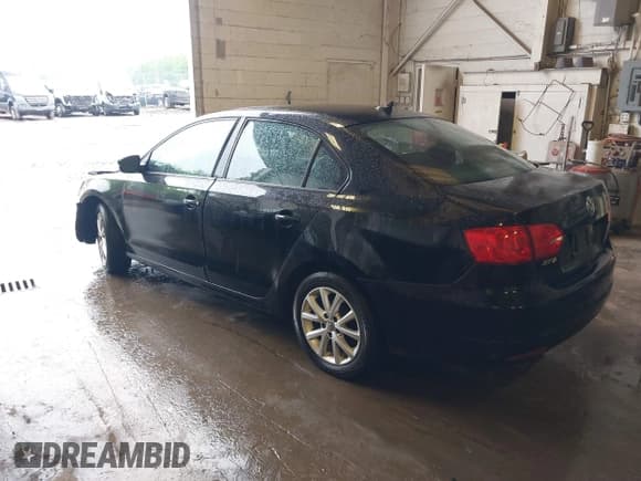 ✅ 2011 Volkswagen Jetta SE • VIN: 3VWDZ7AJ2BM034784 • Lot: 42191887. Listed on IAAI with 115,619 mi. Free auction sales archive from the USA and detailed vehicle history report at DreamBid. Image 3.