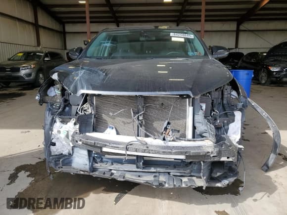 ✅ 2018 Toyota Highlander LE Plus • VIN: 5TDBZRFH5JS808973 • Lot: 84258645. Listed on Copart with 63,587 mi. Free auction sales archive from the USA and detailed vehicle history report at DreamBid. Image 5.