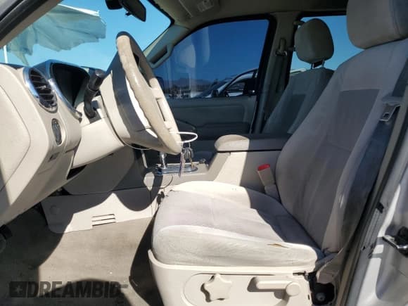 ✅ 2006 Ford Explorer XLS • VIN: 1FMEU62E16UA99060 • Лот: 90717005. Опубликован ранее на Copart с пробегом 208 531 миль. Бесплатный доступ к архиву аукционных продаж из США и подробный отчёт об истории автомобиля на DreamBid. Изображение 7.