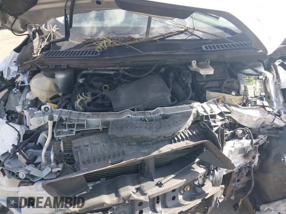 ✅ 2019 Ford Escape SE • VIN: 1FMCU9GD6KUA08948 • Lot: 43372363. Wystawiony na IAAI z przebiegiem 98 253 mil. Bezpłatny archiwum sprzedaży aukcyjnych z USA i szczegółowy raport historii pojazdu na DreamBid. Zdjęcie 10.