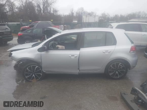 ✅ 2012 Volkswagen Golf TDI • VIN: WVWNM7AJ7CW337776 • Lot: 41070892. Listed on IAAI with Not provided. Free auction sales archive from the USA and detailed vehicle history report at DreamBid. Image 15.