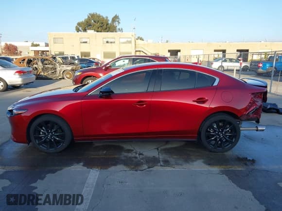 ✅ 2021 Mazda 3 Premium Plus • VIN: JM1BPBEYXM1324197 • Lot: 43811171. Listed on IAAI with 35,791 mi. Free auction sales archive from the USA and detailed vehicle history report at DreamBid. Image 15.