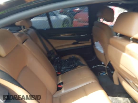 ✅ 2014 BMW 7 Series 750i xDrive • VIN: WBAYB6C54ED224554 • Lot: 43002473. Listed on IAAI with Not provided. Free auction sales archive from the USA and detailed vehicle history report at DreamBid. Image 8.