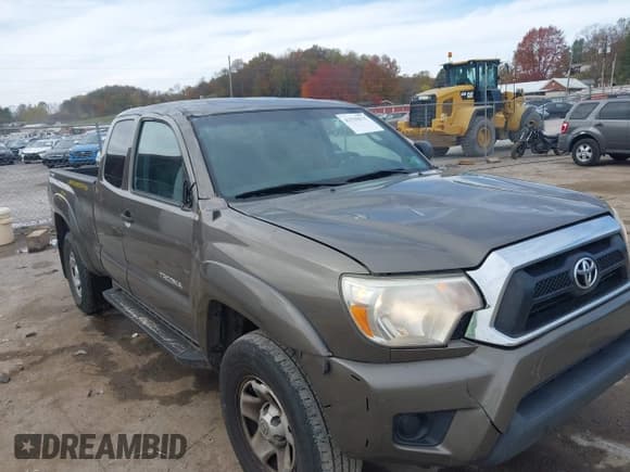 ✅ 2015 Toyota Tacoma • VIN: 5TFUX4EN9FX036715 • Lot: 43525935. Listed on IAAI with 238,420 mi. Free auction sales archive from the USA and detailed vehicle history report at DreamBid. Image 6.