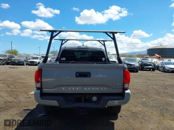 ✅ 2019 Toyota Tacoma SR5 • VIN: 3TMCZ5AN4KM208683 • Lot: 43200827. Listed on IAAI with Not provided. Free auction sales archive from the USA and detailed vehicle history report at DreamBid. Image 17.