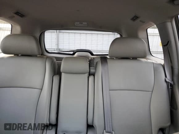 ✅ 2013 Toyota Highlander Plus • VIN: 5TDBK3EH6DS209247 • Лот: 93671325. Опубликован ранее на Copart с пробегом 140 610 миль. Бесплатный доступ к архиву аукционных продаж из США и подробный отчёт об истории автомобиля на DreamBid. Изображение 10.