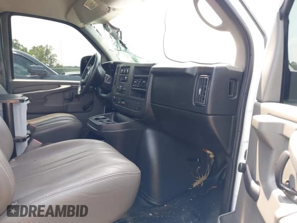 ✅ 2008 Chevrolet Express Cargo • VIN: 1GCGG25C381157939 • Лот: 42470749. Опубликован ранее на IAAI с пробегом 79 818 миль. Бесплатный доступ к архиву аукционных продаж из США и подробный отчёт об истории автомобиля на DreamBid. Изображение 5.