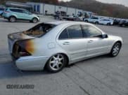 ✅ 2003 Mercedes-Benz C 240 • VIN: WDBRF61J43A470870 • Lot: 92164705. Wystawiony na Copart z przebiegiem Nie podano. Bezpłatny archiwum sprzedaży aukcyjnych z USA i szczegółowy raport historii pojazdu na DreamBid. Zdjęcie 3.