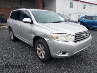 ✅ 2010 Toyota Highlander SE • VIN: 5TDJK3EH8AS024656 • Lot: 43810584. Listed on IAAI with 235,873 mi. Free auction sales archive from the USA and detailed vehicle history report at DreamBid. Image 1.