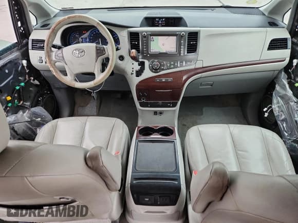 ✅ 2012 Toyota Sienna XLE AAS • VIN: 5TDYK3DC9CS196671 • Lot: 81924885. Listed on Copart with 235,471 mi. Free auction sales archive from the USA and detailed vehicle history report at DreamBid. Image 8.