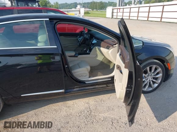 ✅ 2017 Cadillac XTS Luxury • VIN: 2G61N5S34H9136775 • Lot: 42898012. Listed on IAAI with 92,568 mi. Free auction sales archive from the USA and detailed vehicle history report at DreamBid. Image 5.