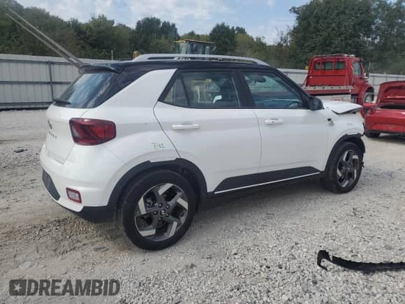 ✅ 2024 Hyundai Venue SEL • VIN: KMHRC8A39RU289113 • Lot: 86125385. Wystawiony na Copart z przebiegiem 19 316 mil. Bezpłatny archiwum sprzedaży aukcyjnych z USA i szczegółowy raport historii pojazdu na DreamBid. Zdjęcie 3.