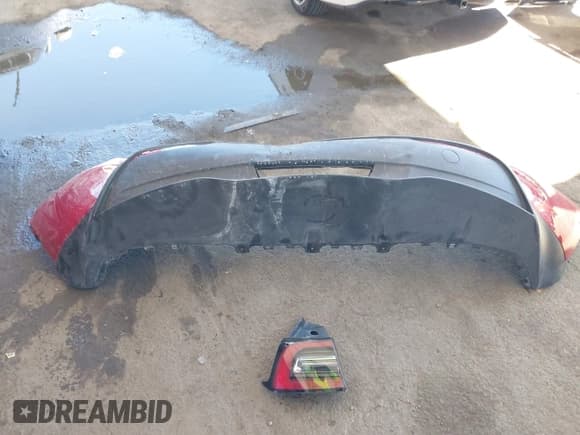 ✅ 2021 Tesla Model Y Long Range • VIN: 5YJYGDEEXMF285369 • Lot: 42895471. Listed on IAAI with Not provided. Free auction sales archive from the USA and detailed vehicle history report at DreamBid. Image 12.