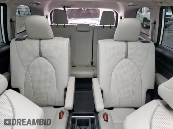 ✅ 2024 Toyota Highlander Platinum • VIN: 5TDAAAB55RS021405 • Lot: 93327265. Listed on Copart with 14,091 mi. Free auction sales archive from the USA and detailed vehicle history report at DreamBid. Image 10.