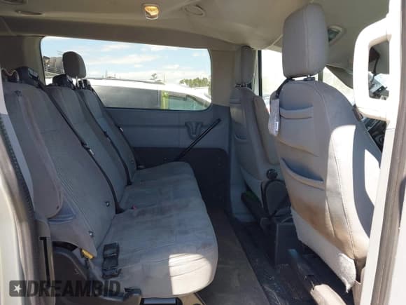 ✅ 2017 Ford Transit XL • VIN: 1FBZX2ZM0HKA05479 • Lot: 42181202. Wystawiony na IAAI z przebiegiem 195 346 mil. Bezpłatny archiwum sprzedaży aukcyjnych z USA i szczegółowy raport historii pojazdu na DreamBid. Zdjęcie 8.