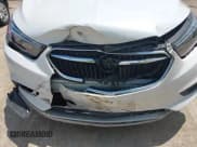 ✅ 2020 Buick Encore Preferred • VIN: KL4CJASB1LB003894 • Lot: 42603906. Wystawiony na IAAI z przebiegiem 32 680 mil. Bezpłatny archiwum sprzedaży aukcyjnych z USA i szczegółowy raport historii pojazdu na DreamBid. Zdjęcie 6.