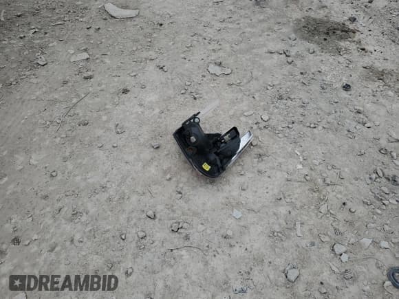 ✅ 2007 Chevrolet Equinox LS • VIN: 2CNDL23F576038518 • Лот: 55831845. Опубликован ранее на Copart с пробегом 275 679 миль. Бесплатный доступ к архиву аукционных продаж из США и подробный отчёт об истории автомобиля на DreamBid. Изображение 13.