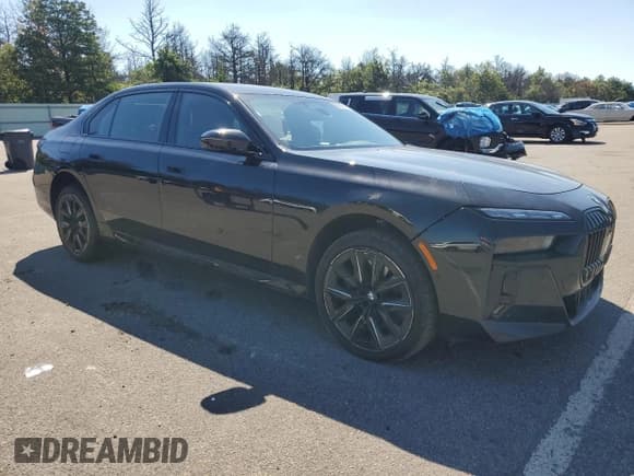 ✅ 2023 BMW 7 Series 760i xDrive • VIN: WBA33EJ07PCL92724 • Лот: 69408215. Опубликован ранее на Copart с пробегом 75 194 миль. Бесплатный доступ к архиву аукционных продаж из США и подробный отчёт об истории автомобиля на DreamBid. Изображение 4.