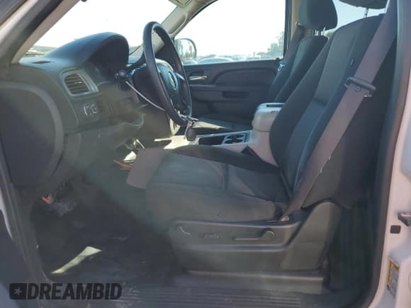 ✅ 2012 Chevrolet Tahoe Commercial • VIN: 1GNLC2E04CR253399 • Lot: 84207025. Listed on Copart with 188,189 mi. Free auction sales archive from the USA and detailed vehicle history report at DreamBid. Image 7.