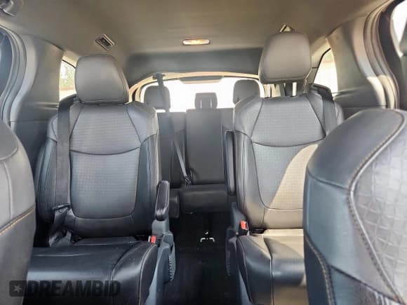 ✅ 2024 Toyota Sienna Woodland Edition • VIN: 5TDCSKFC7RS117069 • Lot: 81463075. Wystawiony na Copart z przebiegiem 234 120 mil. Bezpłatny archiwum sprzedaży aukcyjnych z USA i szczegółowy raport historii pojazdu na DreamBid. Zdjęcie 10.