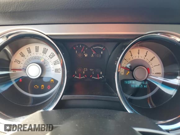 ✅ 2011 Ford Mustang GT Premium • VIN: 1ZVBP8FF4B5159976 • Lot: 85554565. Wystawiony na Copart z przebiegiem 98 163 mil. Bezpłatny archiwum sprzedaży aukcyjnych z USA i szczegółowy raport historii pojazdu na DreamBid. Zdjęcie 9.