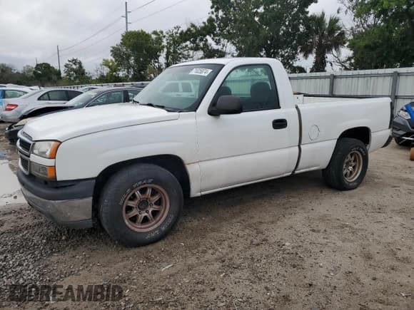 ✅ 2006 Chevrolet Silverado 1500 LS • VIN: 1GCEC14V26Z240390 • Лот: 71025874. Опубликован ранее на Copart с пробегом 171 828 миль. Бесплатный доступ к архиву аукционных продаж из США и подробный отчёт об истории автомобиля на DreamBid. Изображение 1.