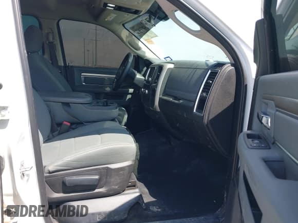 ✅ 2020 Ram 1500 SLT • VIN: 1C6RR7TT9LS119645 • Lot: 42074876. Listed on IAAI with 118,355 mi. Free auction sales archive from the USA and detailed vehicle history report at DreamBid. Image 5.