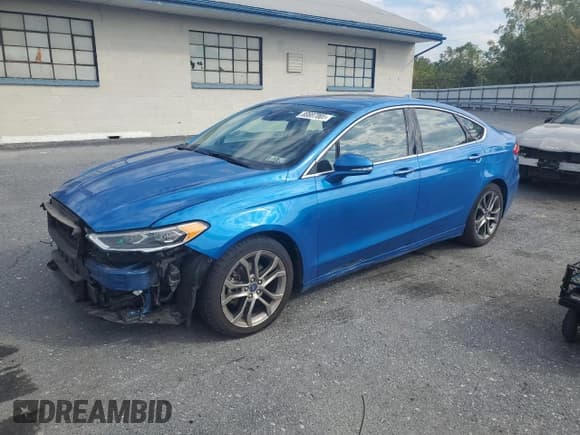 ✅ 2020 Ford Fusion Titanium • VIN: 3FA6P0RU9LR156964 • Лот: 80887005. Опубликован ранее на Copart с пробегом 111 312 миль. Бесплатный доступ к архиву аукционных продаж из США и подробный отчёт об истории автомобиля на DreamBid. Изображение 1.