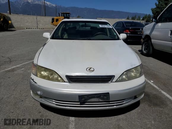 ✅ 1998 Lexus ES 300 • VIN: JT8BF28G8W5013500 • Lot: 49541405. Listed on Copart with 146,355 mi. Free auction sales archive from the USA and detailed vehicle history report at DreamBid. Image 5.