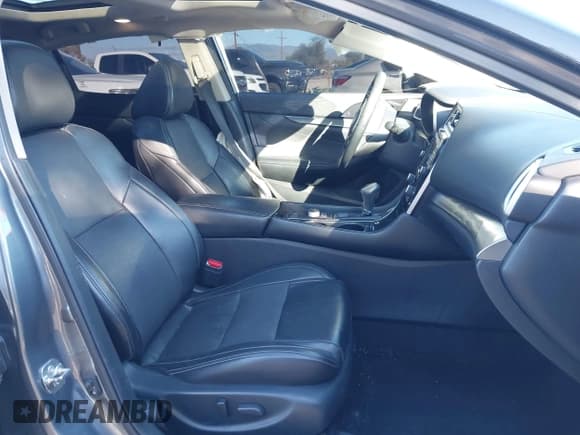 ✅ 2019 Nissan Maxima Platinum • VIN: 1N4AA6AV2KC368489 • Lot: 43454873. Wystawiony na IAAI z przebiegiem 62 328 mil. Bezpłatny archiwum sprzedaży aukcyjnych z USA i szczegółowy raport historii pojazdu na DreamBid. Zdjęcie 5.