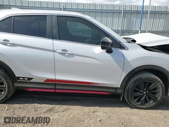 ✅ 2023 Mitsubishi Eclipse Cross LE • VIN: JA4ATVAA4PZ038539 • Lot: 66922395. Wystawiony na Copart z przebiegiem Nie podano. Bezpłatny archiwum sprzedaży aukcyjnych z USA i szczegółowy raport historii pojazdu na DreamBid. Zdjęcie 13.