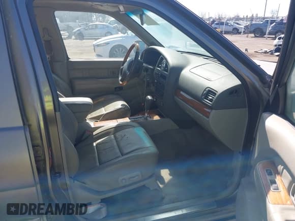 ✅ 2001 Infiniti QX4 Luxury • VIN: JNRDR09Y11W220438 • Лот: 41685276. Опубликован ранее на IAAI с пробегом 204 633 миль. Бесплатный доступ к архиву аукционных продаж из США и подробный отчёт об истории автомобиля на DreamBid. Изображение 5.