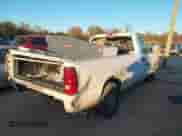 2004 Chevrolet Silverado 1500 Work Truck z VIN 1GCEC14XX4Z288962, wystawiony jako IAAI lot #41030729 z przebiegiem 320 541 mil mil oraz . Historia ofert i sprzedaży dostępna na DreamBid. Obrazek 4.