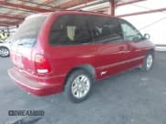 ✅ 1997 Dodge Caravan SE • VIN: 1B4GP45R8VB256033 • Lot: 43101386. Wystawiony na IAAI z przebiegiem 157 875 mil. Bezpłatny archiwum sprzedaży aukcyjnych z USA i szczegółowy raport historii pojazdu na DreamBid. Zdjęcie 4.