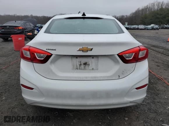 ✅ 2017 Chevrolet Cruze LS • VIN: 1G1BC5SM0H7256826 • Lot: 44096813. Listed on Copart with 89,992 mi. Free auction sales archive from the USA and detailed vehicle history report at DreamBid. Image 6.