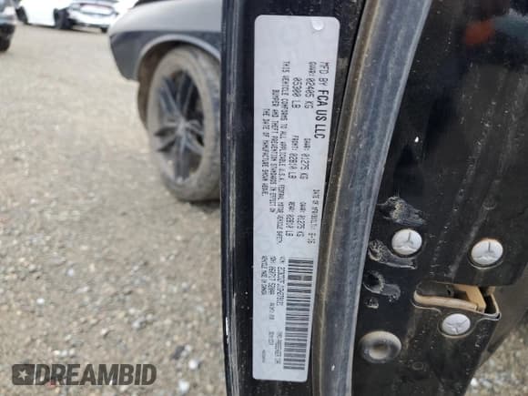 ✅ 2016 Dodge Challenger R/T Scat Pack • VIN: 2C3CDZFJ1GH279121 • Lot: 93271495. Wystawiony na Copart z przebiegiem 96 925 mil. Bezpłatny archiwum sprzedaży aukcyjnych z USA i szczegółowy raport historii pojazdu na DreamBid. Zdjęcie 12.