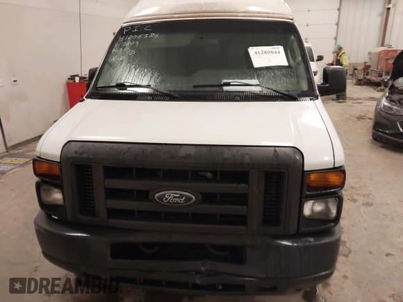 ✅ 2013 Ford Econoline Passenger XL • VIN: 1FBSS3BLXDDB17809 • Lot: 41280844. Wystawiony na IAAI z przebiegiem 110 081 mil. Bezpłatny archiwum sprzedaży aukcyjnych z USA i szczegółowy raport historii pojazdu na DreamBid. Zdjęcie 12.