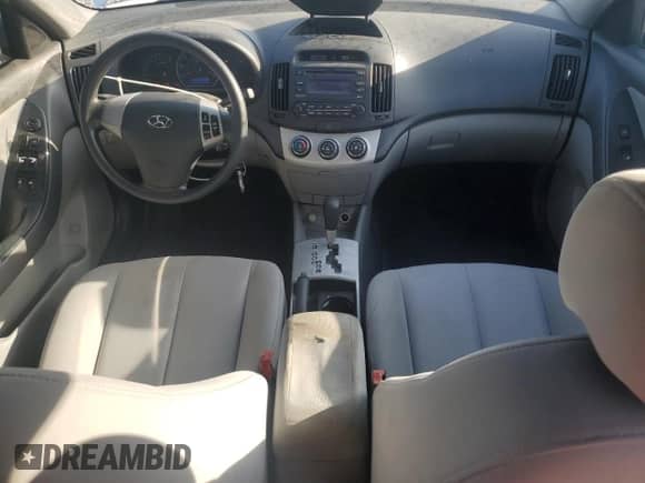 ✅ 2009 Hyundai Elantra SE • VIN: KMHDU46D79U699197 • Lot: 61804645. Wystawiony na Copart z przebiegiem 151 546 mil mil. Skorzystaj z bezpłatnego archiwum sprzedaży aukcyjnych z USA i zobacz szczegółowy raport historii pojazdu na DreamBid. Zdjęcie 8.