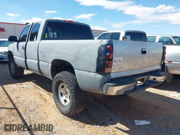 ✅ 2000 Chevrolet Silverado 1500 LT • VIN: 1GCEK19T0YE177228 • Lot: 43270228. Listed on IAAI with 277,318 mi. Free auction sales archive from the USA and detailed vehicle history report at DreamBid. Image 3.
