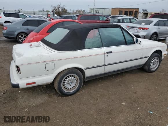✅ 1988 BMW 3 Series • VIN: WBABB1304J8271079 • Lot: 87092254. Listed on Copart with 119,119 mi. Free auction sales archive from the USA and detailed vehicle history report at DreamBid. Image 3.