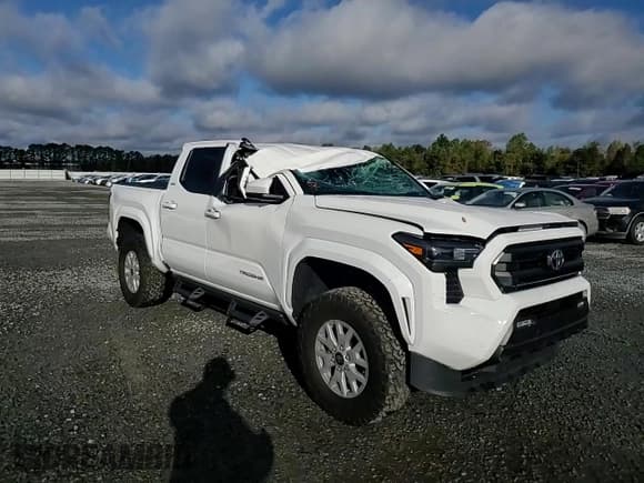 ✅ 2024 Toyota Tacoma SR5 • VIN: 3TYLB5JN3RT053904 • Lot: 82742585. Listed on Copart with 8,942 mi. Free auction sales archive from the USA and detailed vehicle history report at DreamBid. Image 13.