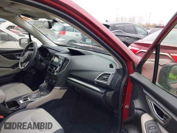 ✅ 2021 Subaru Forester Premium • VIN: JF2SKAFC2MH509655 • Lot: 43730203. Wystawiony na IAAI z przebiegiem 13 911 mil. Bezpłatny archiwum sprzedaży aukcyjnych z USA i szczegółowy raport historii pojazdu na DreamBid. Zdjęcie 5.