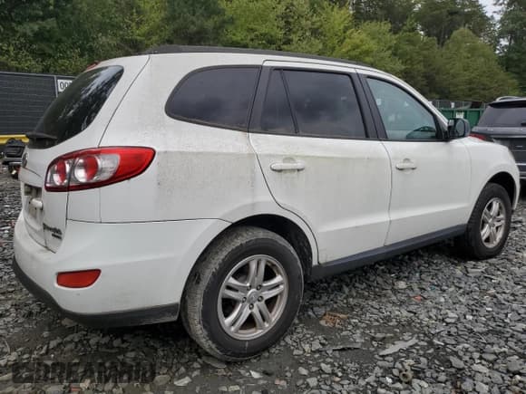 ✅ 2010 Hyundai Santa Fe GLS • VIN: 5NMSGDAB1AH344840 • Lot: 72929804. Listed on Copart with 246,533 mi. Free auction sales archive from the USA and detailed vehicle history report at DreamBid. Image 3.