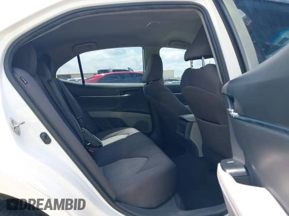 2019 Toyota Camry LE z VIN 4T1B11HK6KU276241, wystawiony jako IAAI lot #42379029 z przebiegiem 81 411 mil mil oraz . Historia ofert i sprzedaży dostępna na DreamBid. Obrazek 8.